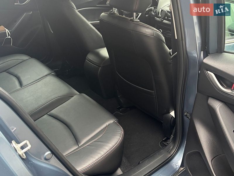 Седан Mazda 3 2015 в Києві