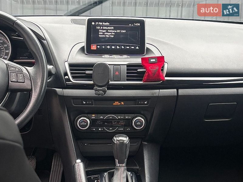 Седан Mazda 3 2015 в Києві