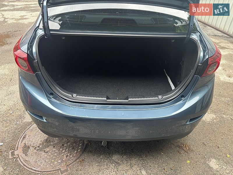 Седан Mazda 3 2015 в Києві