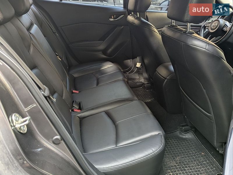 Хетчбек Mazda 3 2018 в Ужгороді