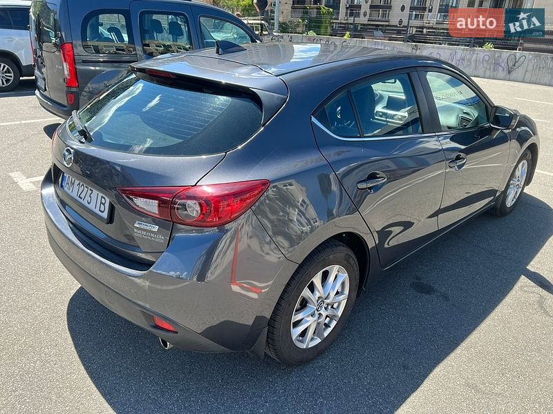 Хэтчбек Mazda 3 2016 в Киеве