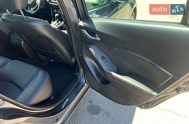 Хэтчбек Mazda 3 2016 в Киеве
