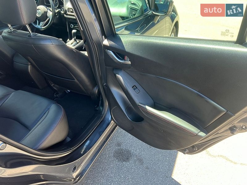 Хэтчбек Mazda 3 2016 в Киеве