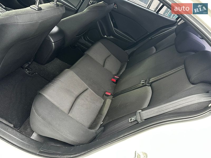 Седан Mazda 3 2017 в Полтаве