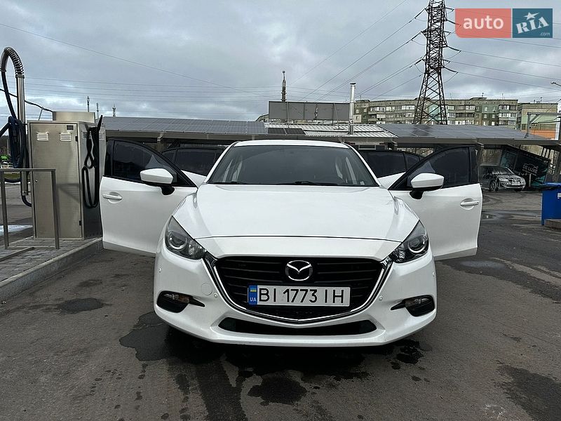 Седан Mazda 3 2017 в Полтаве