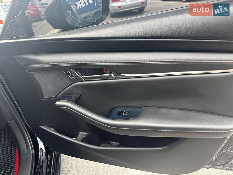 Седан Mazda 3 2018 в Днепре