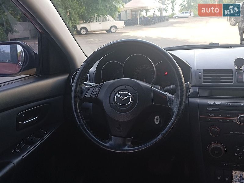 Седан Mazda 3 2006 в Апостолово