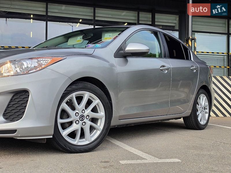 Седан Mazda 3 2011 в Запоріжжі