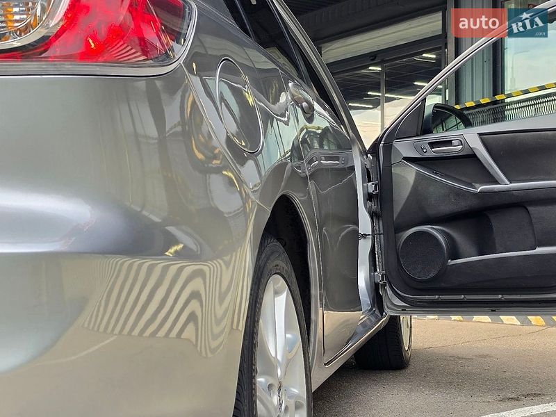 Седан Mazda 3 2011 в Запоріжжі