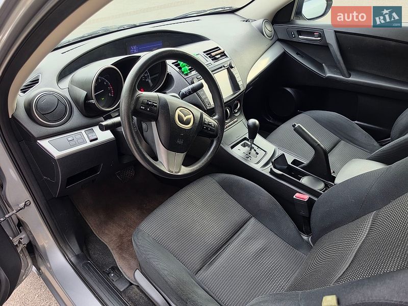 Седан Mazda 3 2011 в Запоріжжі