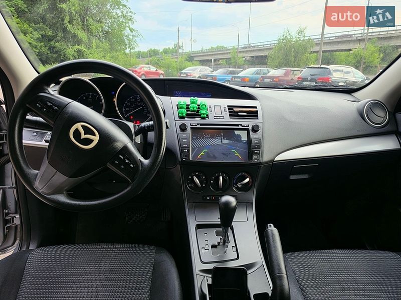 Седан Mazda 3 2011 в Запоріжжі