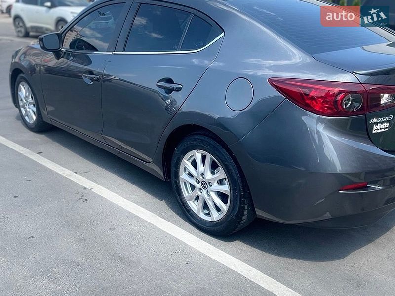 Седан Mazda 3 2014 в Перегинском