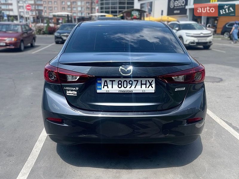 Седан Mazda 3 2014 в Перегинском