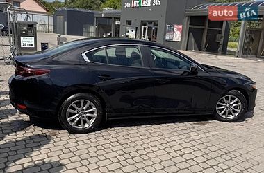 Седан Mazda 3 2019 в Львові