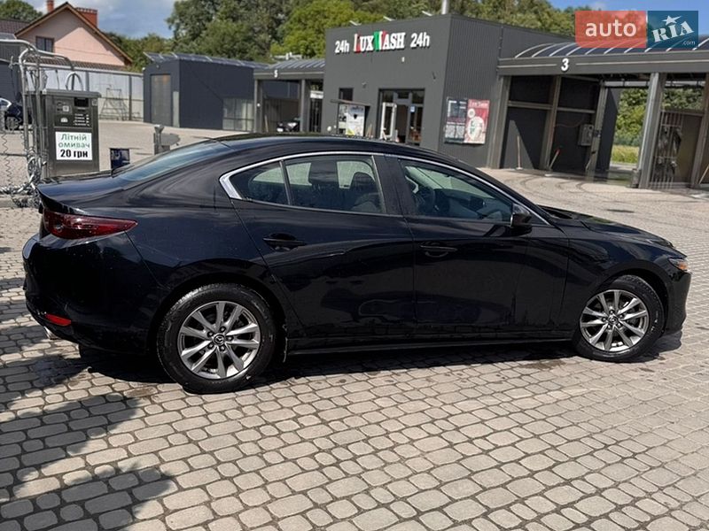 Седан Mazda 3 2019 в Львові