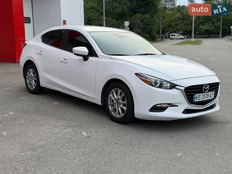 Седан Mazda 3 2018 в Дніпрі