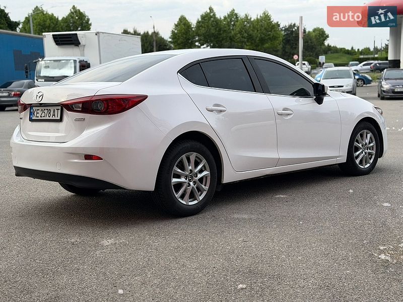 Седан Mazda 3 2018 в Дніпрі