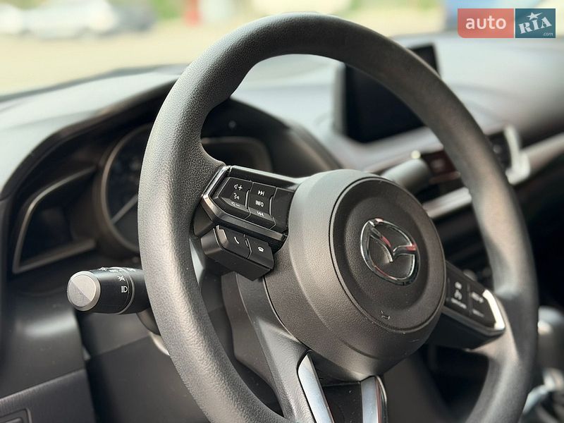 Седан Mazda 3 2018 в Дніпрі