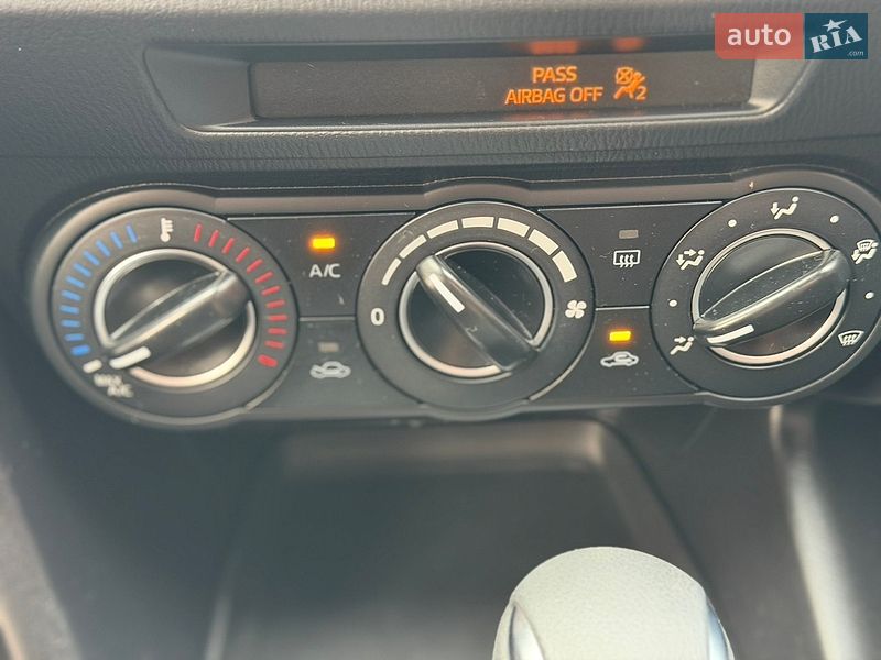 Седан Mazda 3 2018 в Дніпрі