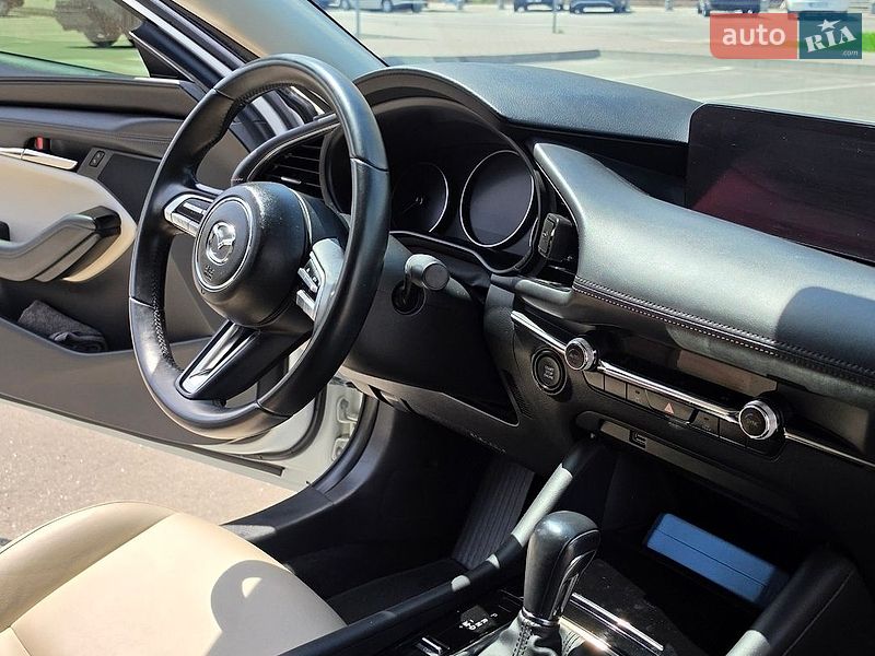 Седан Mazda 3 2018 в Бучі фото 12 Седан Mazda 3 2018 в Бучі