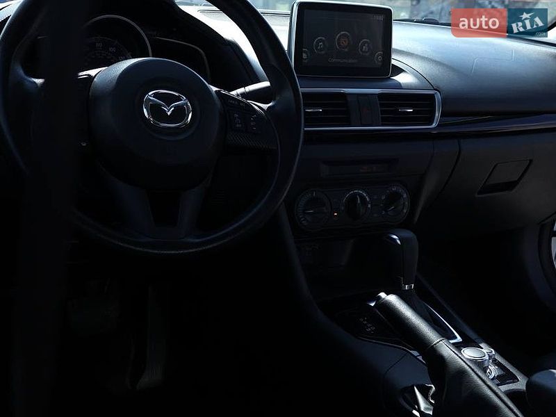 Седан Mazda 3 2016 в Днепре