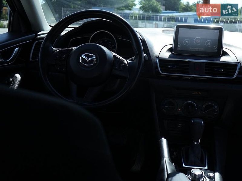 Седан Mazda 3 2016 в Днепре