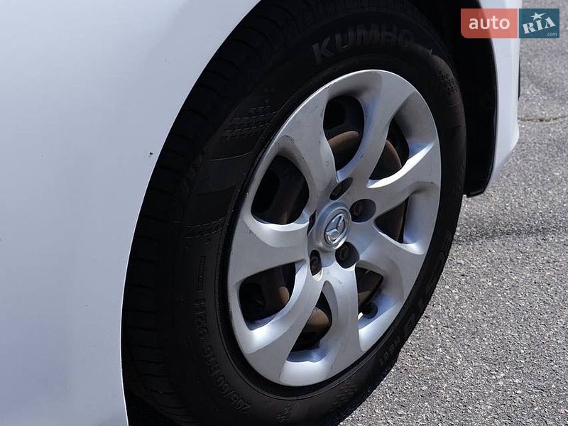 Седан Mazda 3 2016 в Днепре