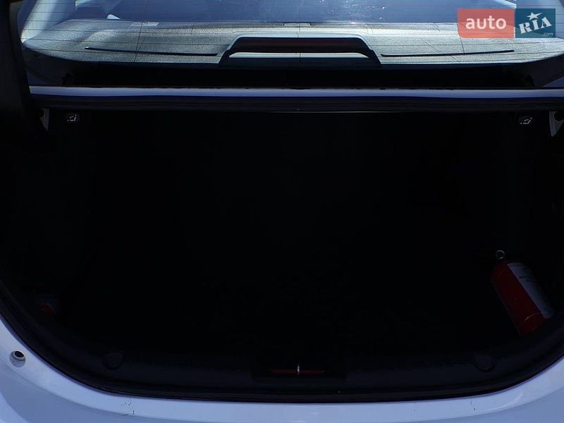 Седан Mazda 3 2016 в Днепре