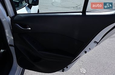 Седан Mazda 3 2016 в Днепре