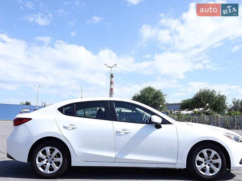 Седан Mazda 3 2016 в Днепре