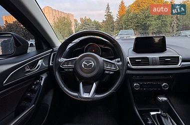 Хетчбек Mazda 3 2018 в Житомирі