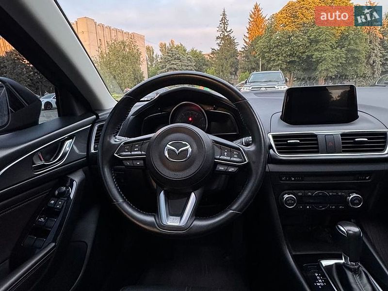 Хетчбек Mazda 3 2018 в Житомирі