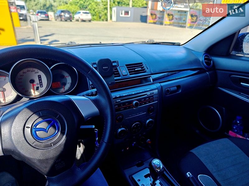 Хэтчбек Mazda 3 2006 в Черновцах