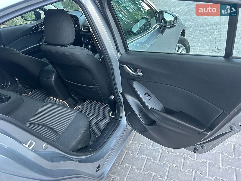 Седан Mazda 3 2014 в Києві