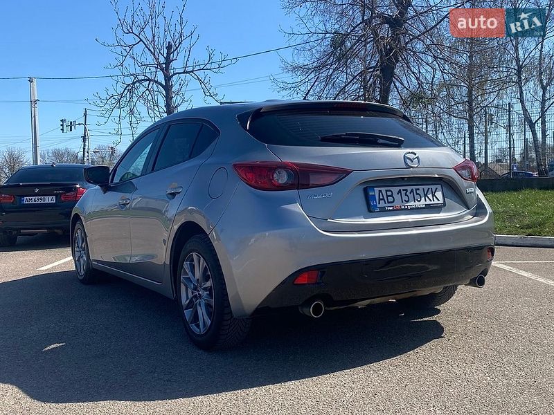 Хетчбек Mazda 3 2016 в Житомирі