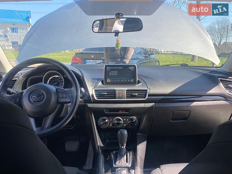 Хетчбек Mazda 3 2016 в Житомирі