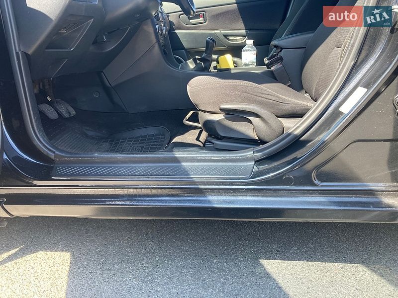 Седан Mazda 3 2006 в Києві