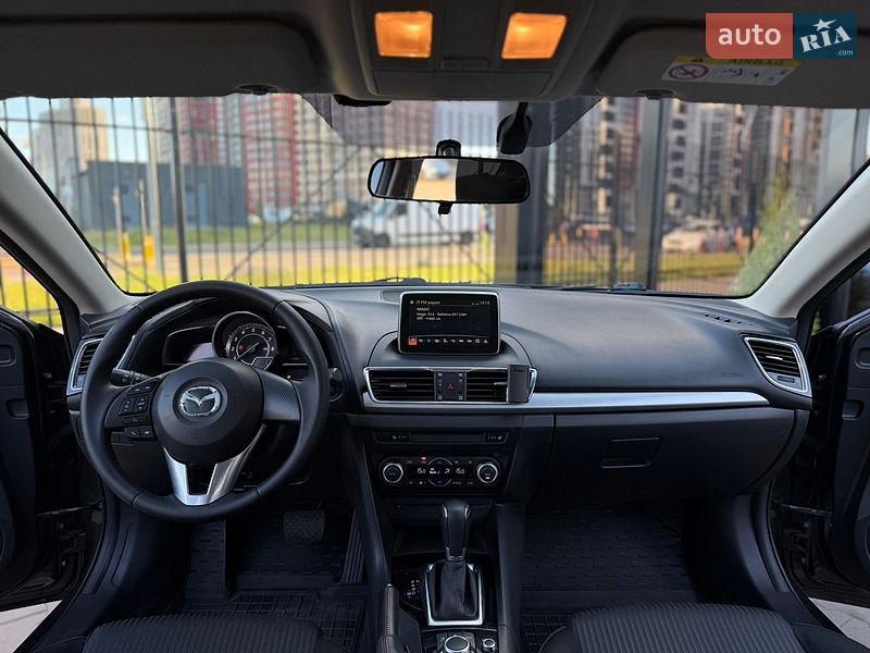 Седан Mazda 3 2014 в Киеве