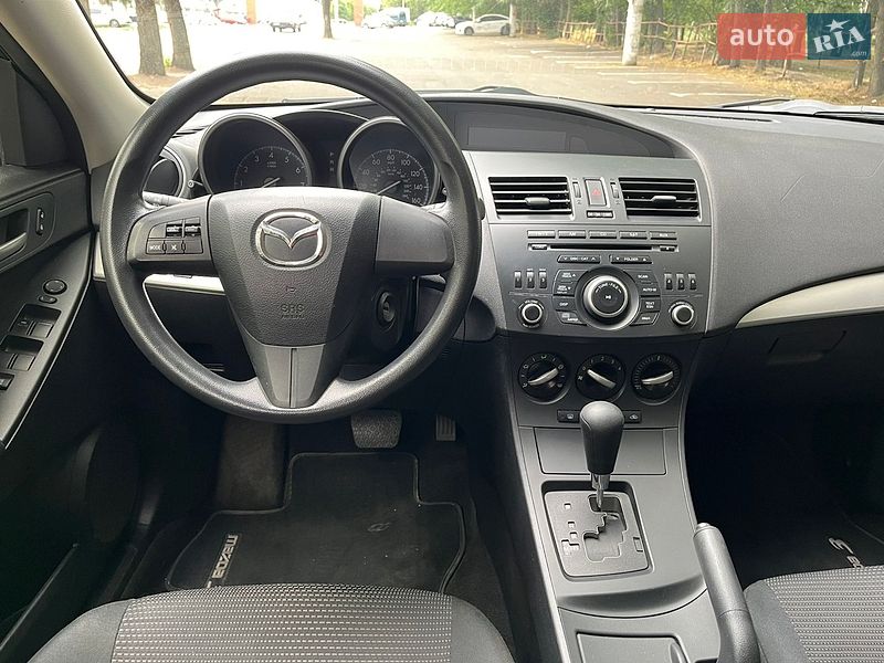 Седан Mazda 3 2013 в Одесі