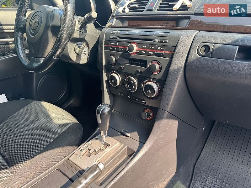 Хетчбек Mazda 3 2008 в Сарнах