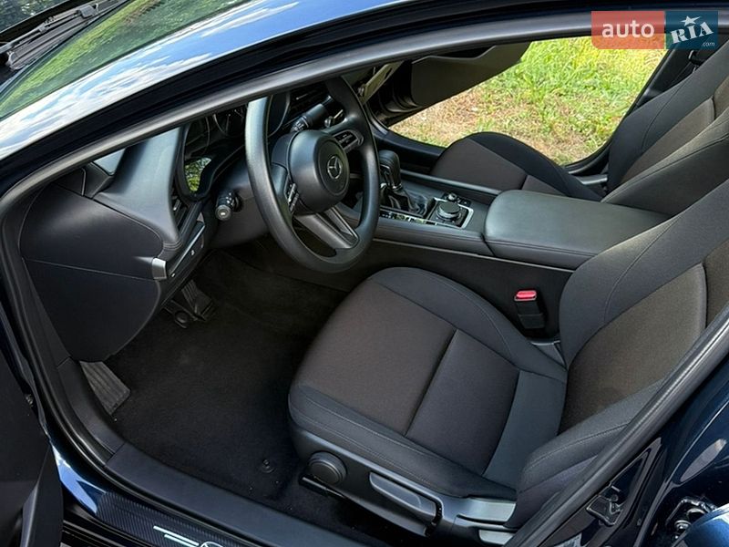 Седан Mazda 3 2021 в Умані
