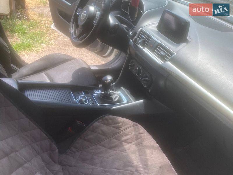 Седан Mazda 3 2017 в Одесі