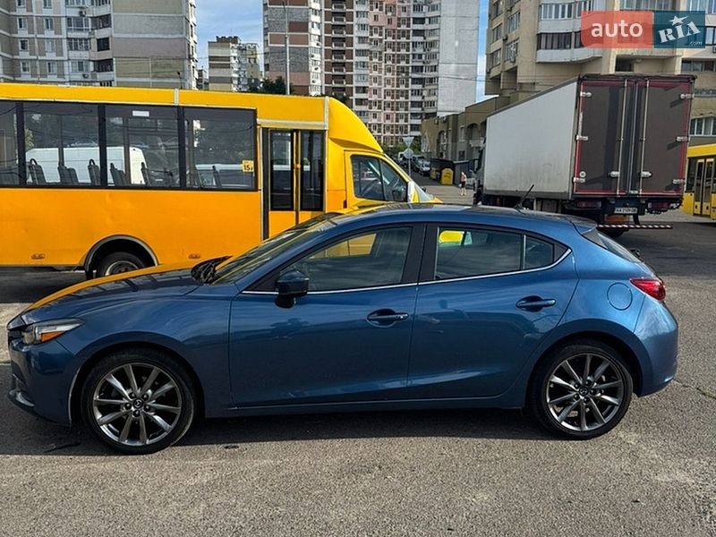 Хэтчбек Mazda 3 2018 в Киеве
