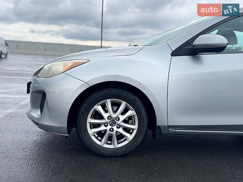Седан Mazda 3 2013 в Львове