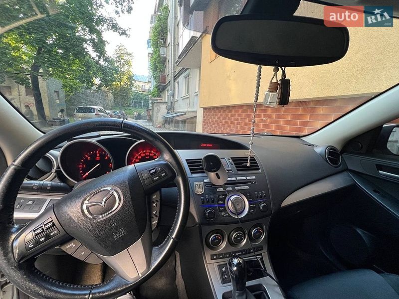 Хэтчбек Mazda 3 2011 в Тернополе