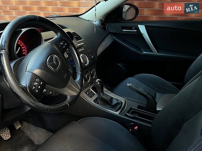 Хэтчбек Mazda 3 2011 в Тернополе