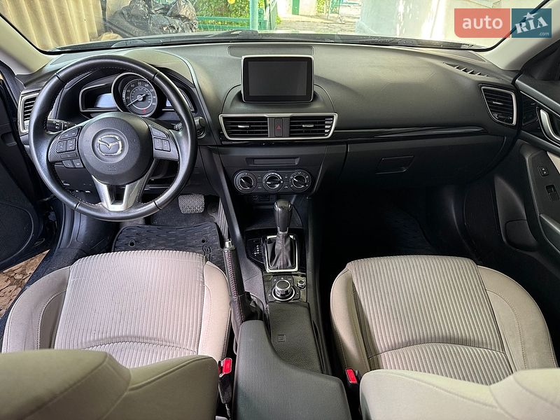 Седан Mazda 3 2015 в Днепре