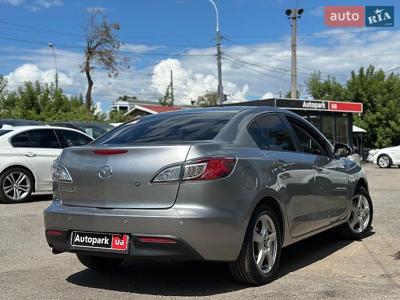 Седан Mazda 3 2011 в Виннице