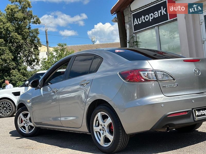 Седан Mazda 3 2011 в Виннице