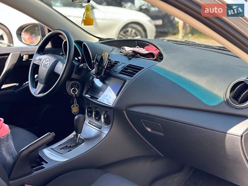 Седан Mazda 3 2011 в Виннице